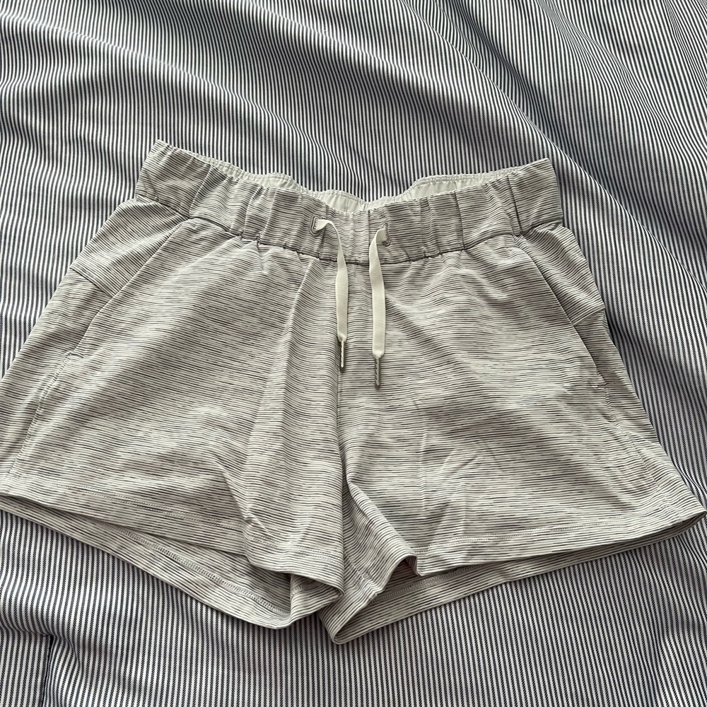 Lululemon on the fly short